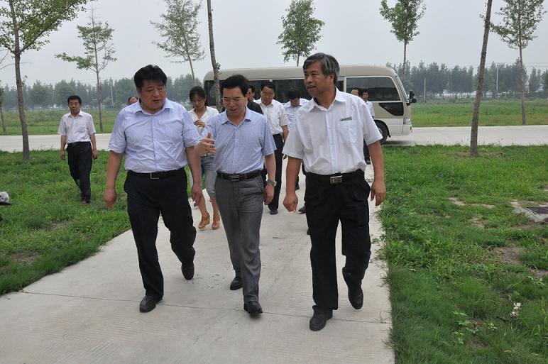 河北省委常委、副省長聶辰席來藥都集團視察指導工作